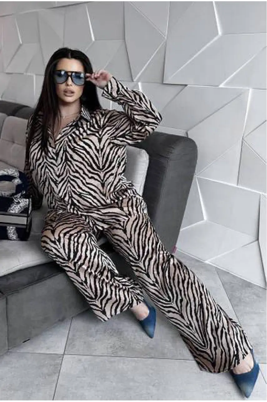 Костюм жіночий бежевого кольору 1029 177374