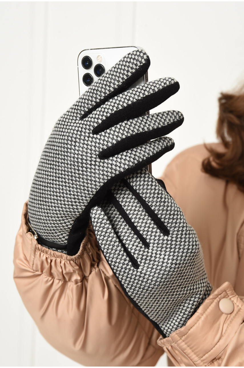 Перчатки женские текстильные на меху черно-серого цвета 153225