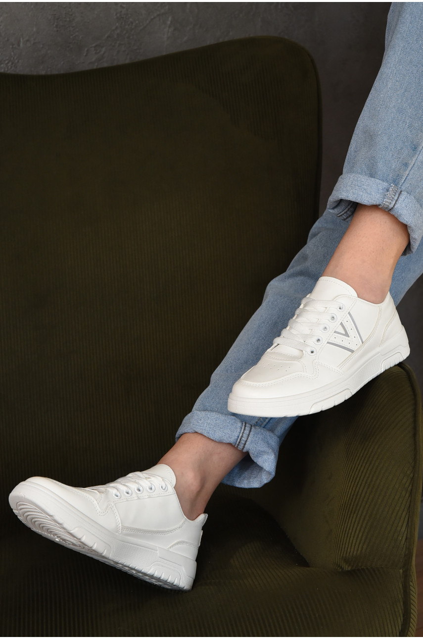 Кросівки жіночі білого кольору на шнурівці 6668 155415