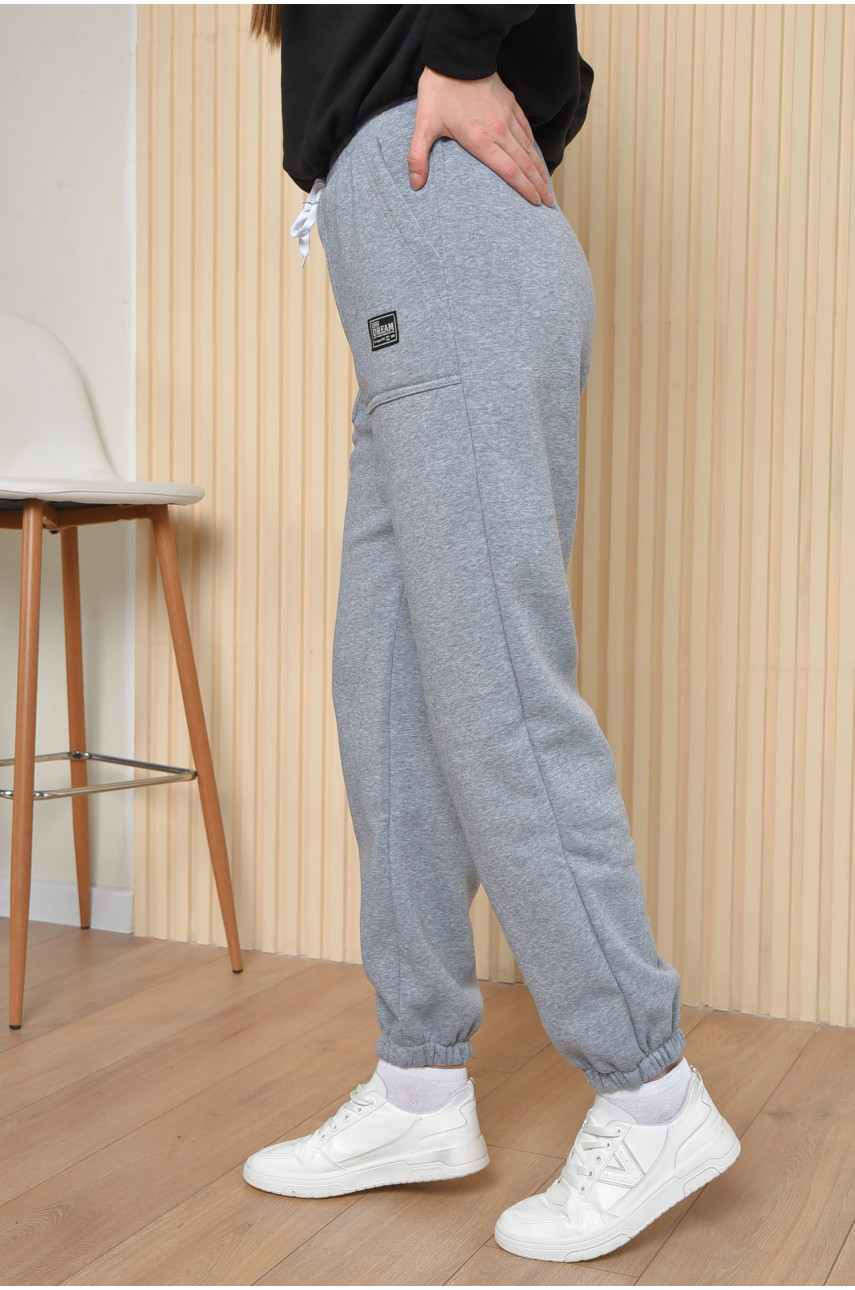 Спортивні штани жіночі на флісі світло-сірого кольору 164995
