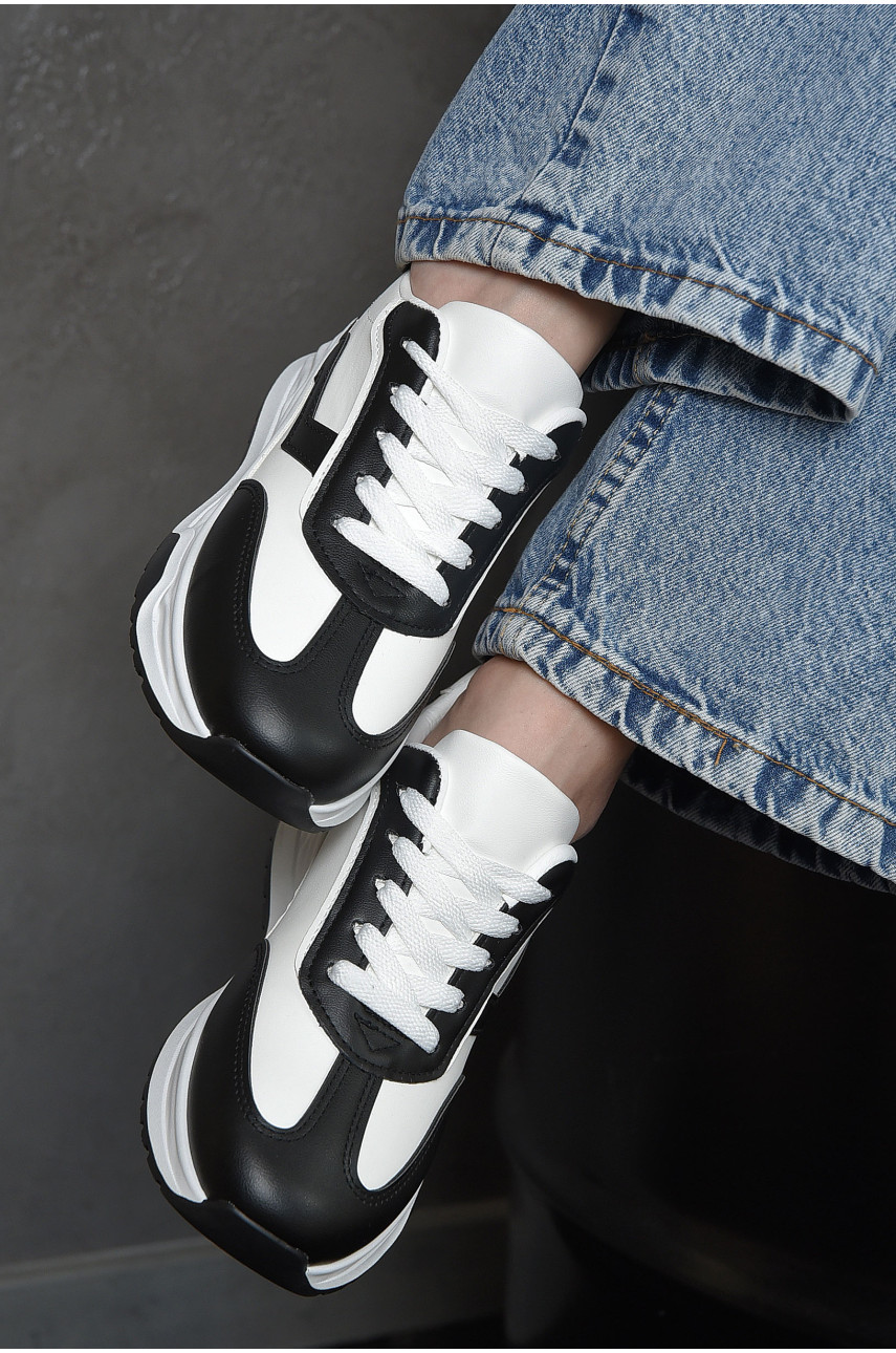 Кросівки жіночі чорно-білого кольору на шнурівці 186-130 165957