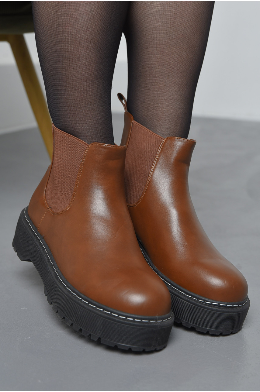 Ботинки женские демисезонные коричневого цвета 168397