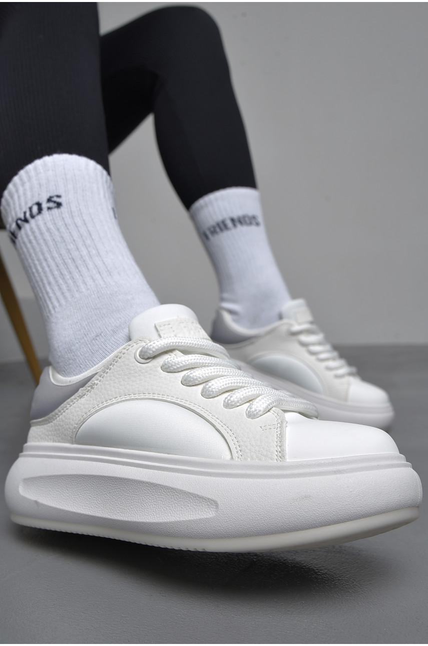 Кросівки жіночі біло-сірого кольору на шнурівці 82-3 172503