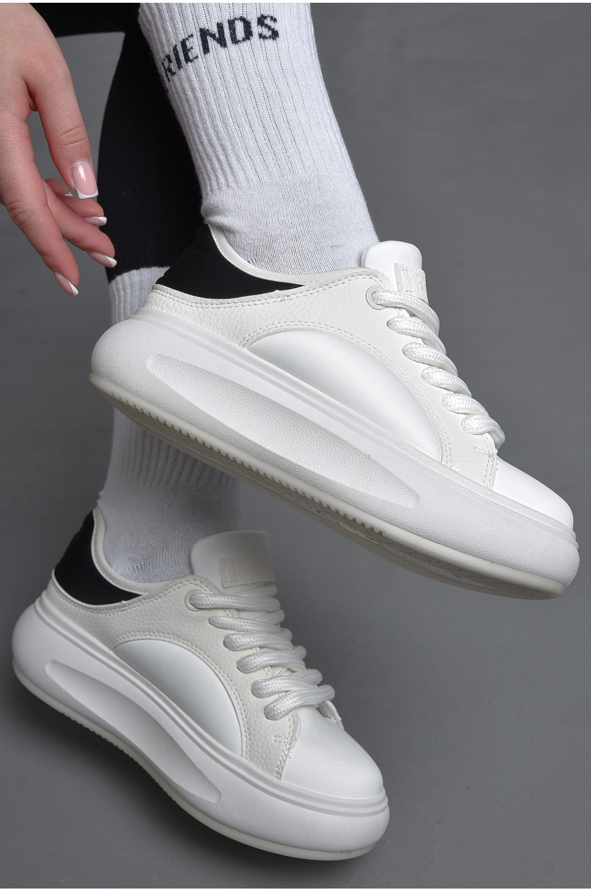 Кросівки жіночі білого кольору на шнурівці 82-5 172507