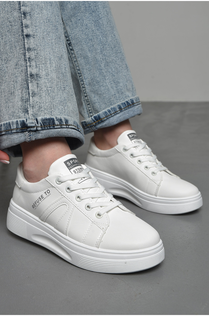 Кросівки жіночі білого кольору на шнурівці 88-92-1 174251