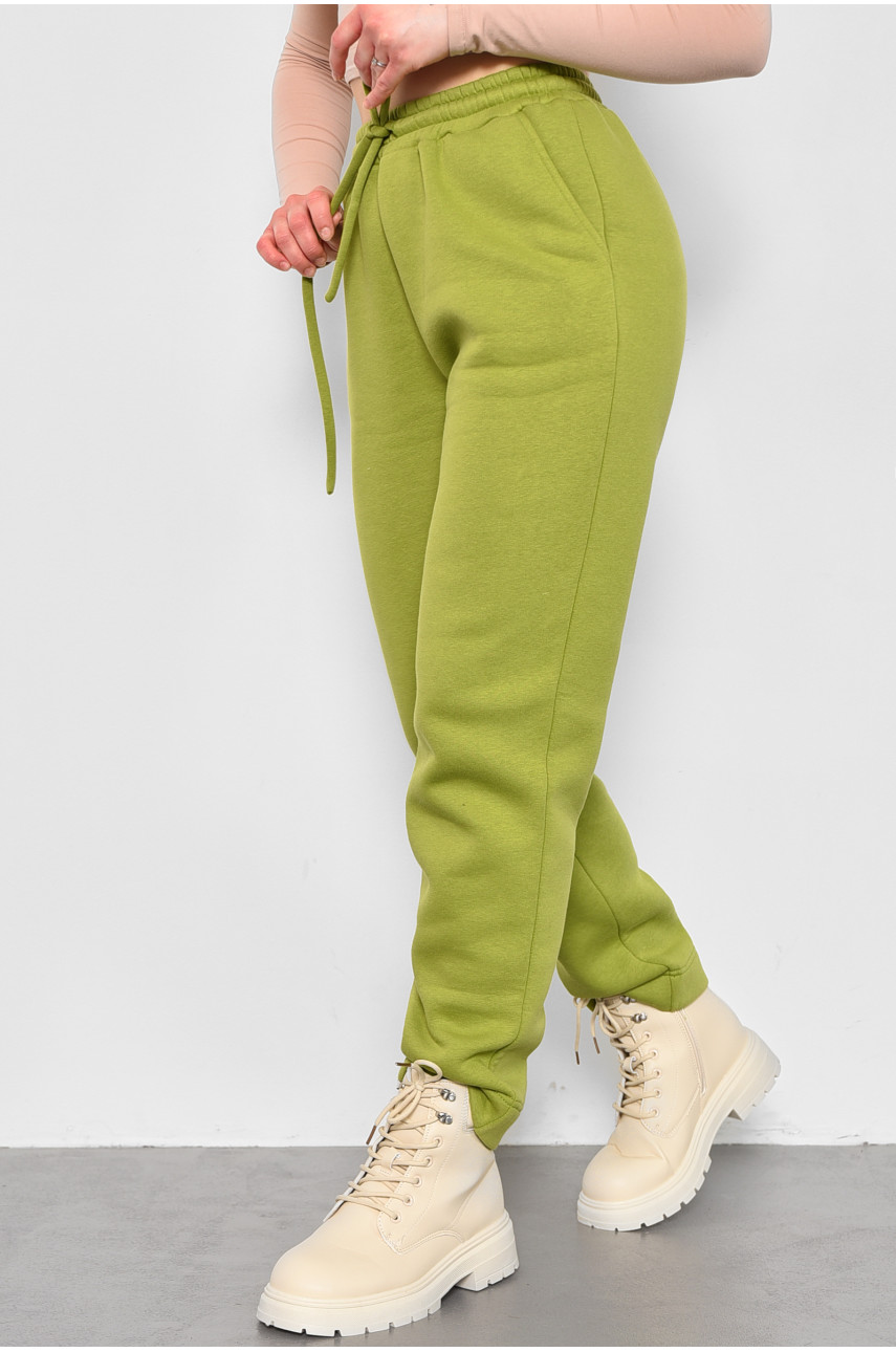 Спортивные штаны женские на флисе салатового цвета 174711