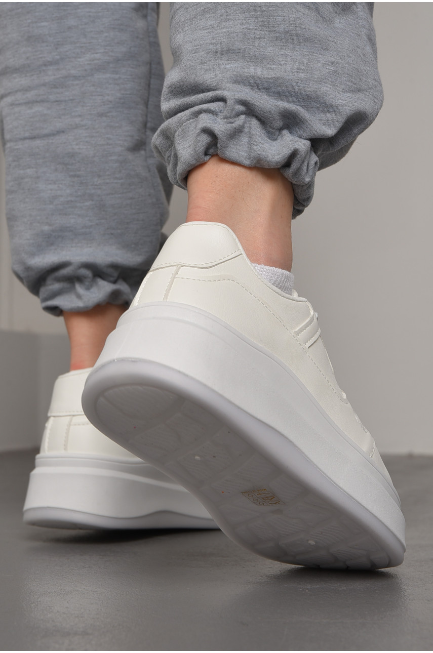 Кросівки жіночі білого кольору на шнурівці 188-233 176754