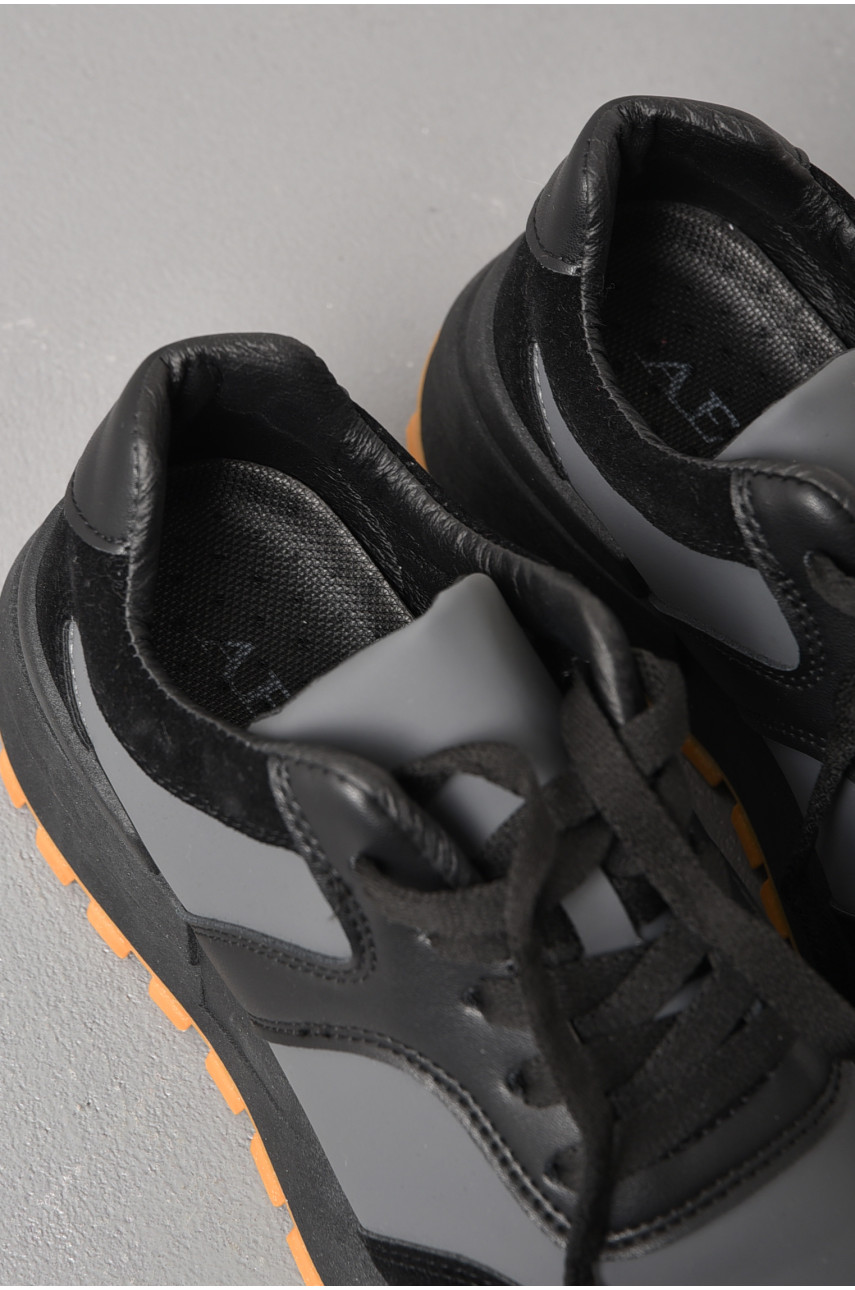 Кросівки жіночі чорного кольору з сірим на шнурівці 542-114 176871