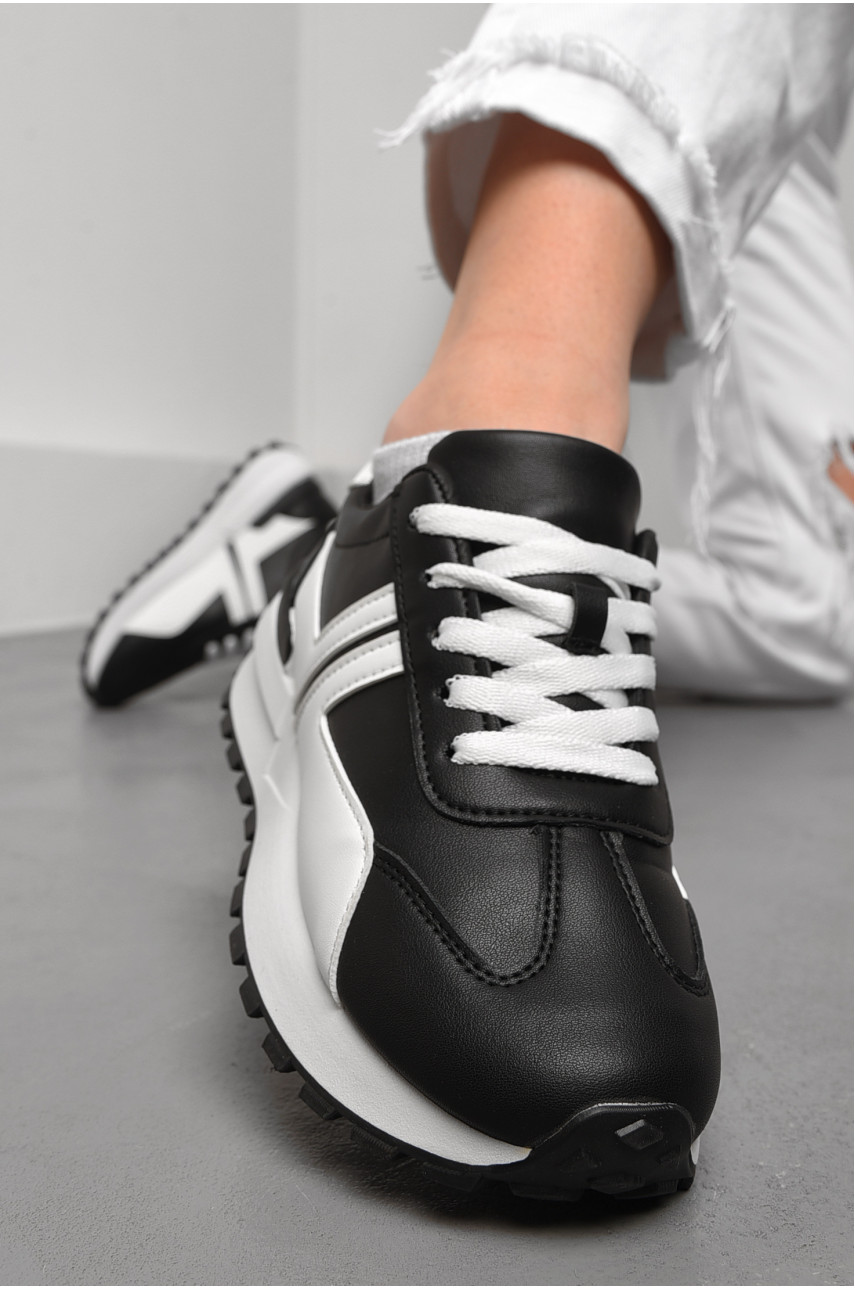 Кросівки жіночі чорно-білого кольору на шнурівці 542-105 176892