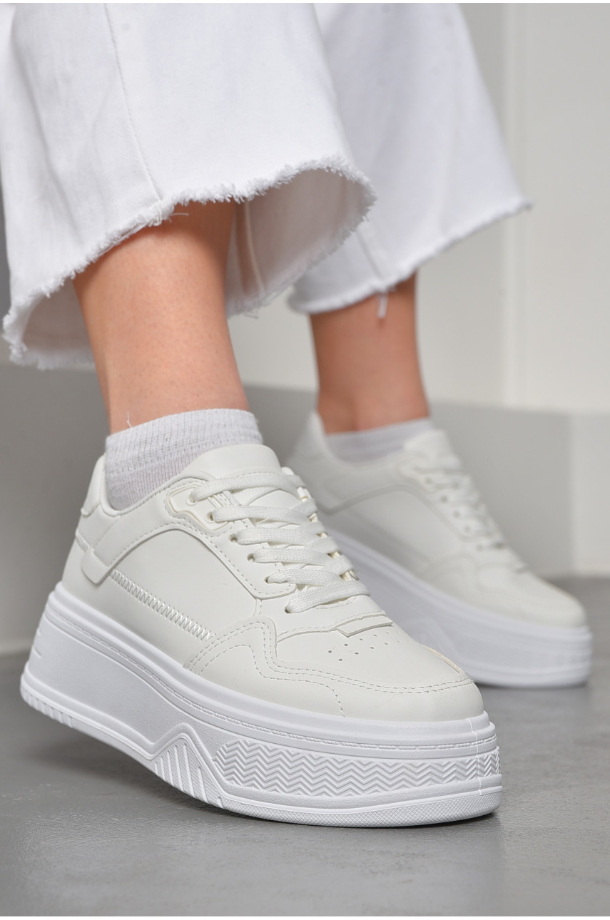 Кросівки жіночі білого кольору на шнурівці 05-2 178116