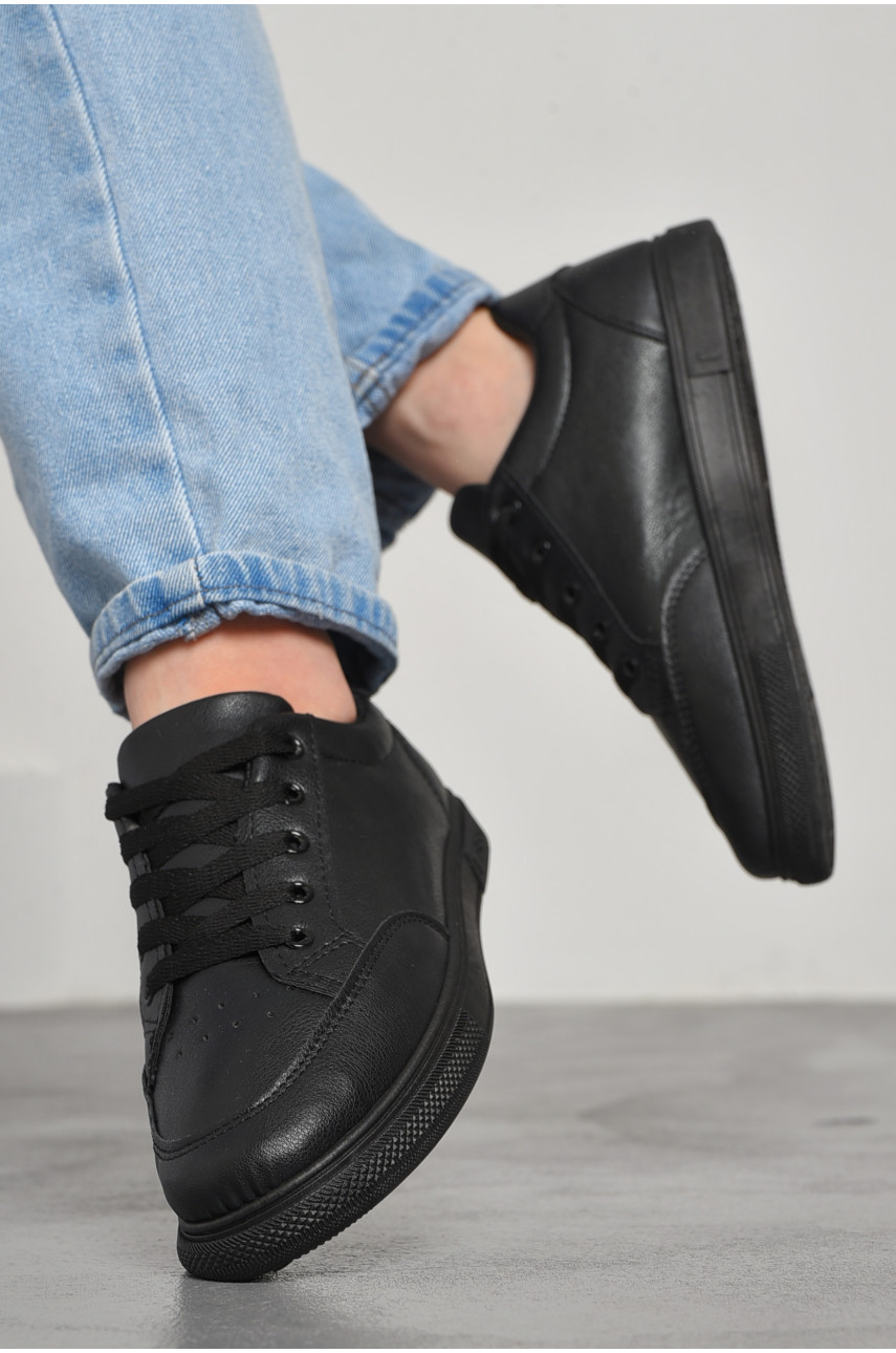 Кросівки жіночі чорного кольору на шнурівці 88-65-2 178184