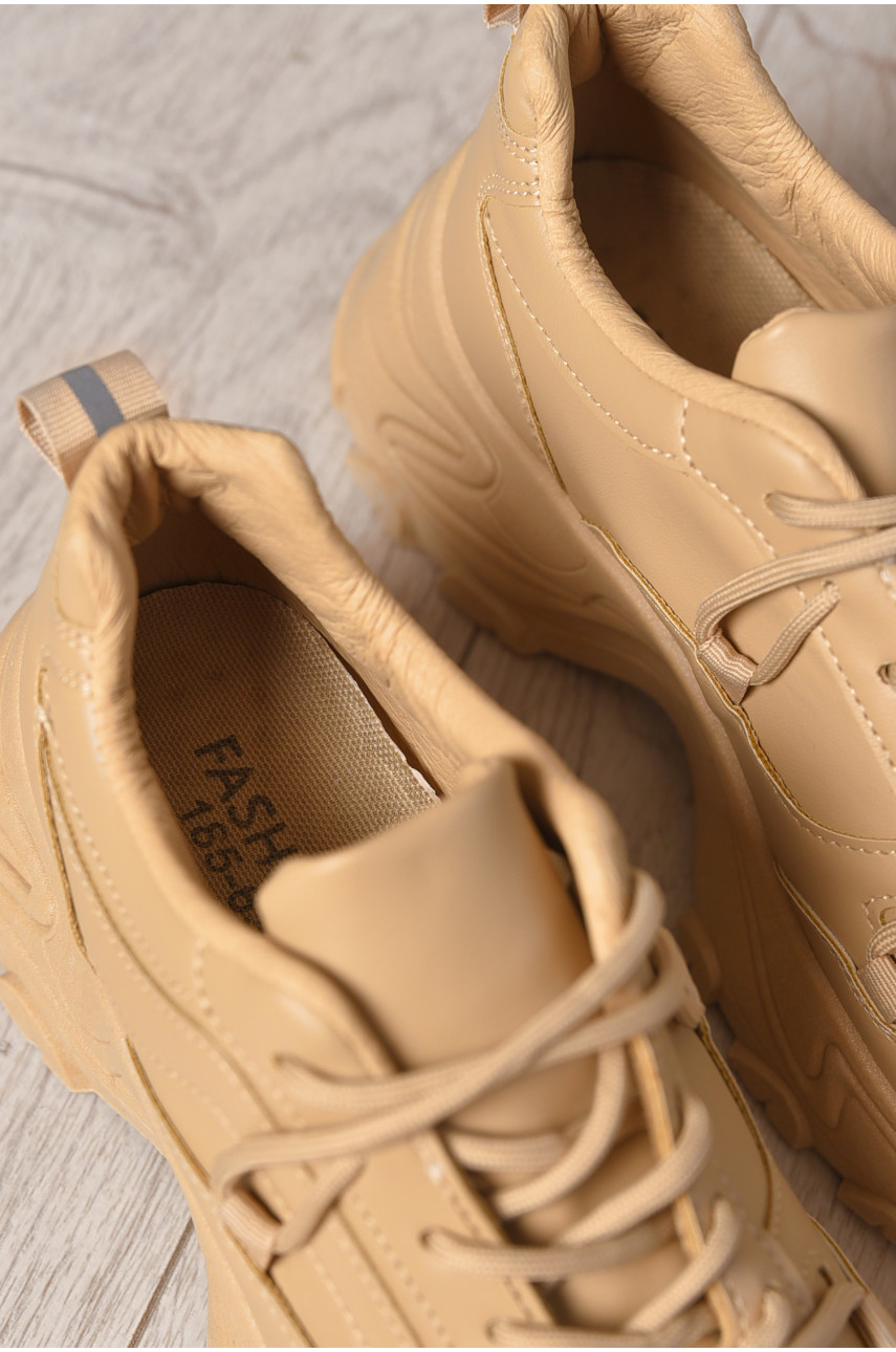 Кроссовки женские бежевого цвета на шнуровке 185-63 178384 Кроссовки женские бежевого цвета на шнуровке 185-63 178384