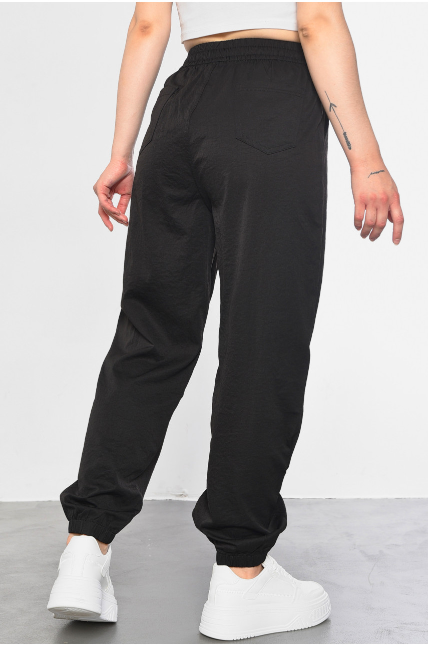 Штаны женские однотонные черного цвета 9500 182933 Штаны женские однотонные черного цвета 9500 182933