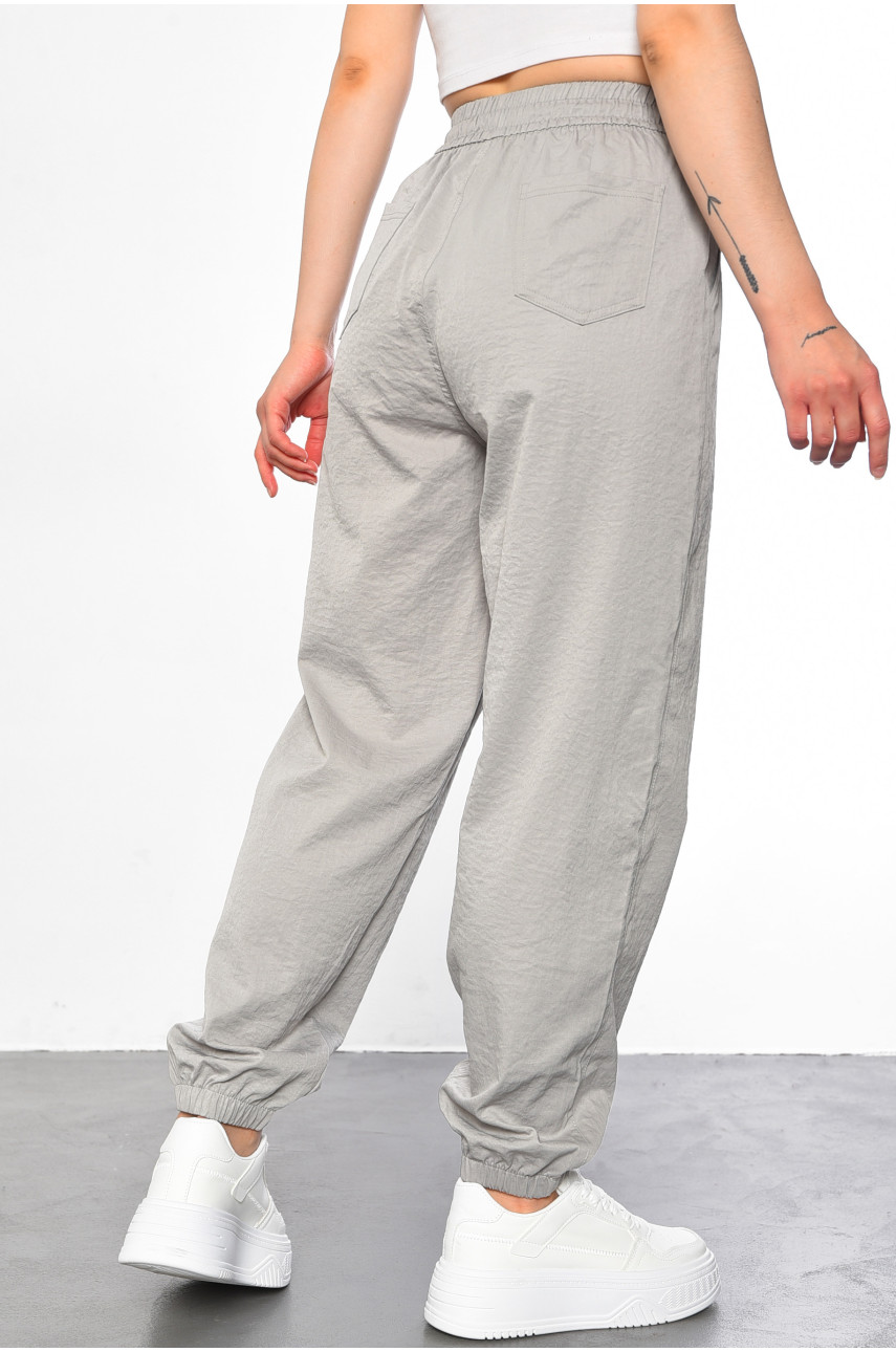 Штаны женские однотонные светло-серого цвета 9500 182935
