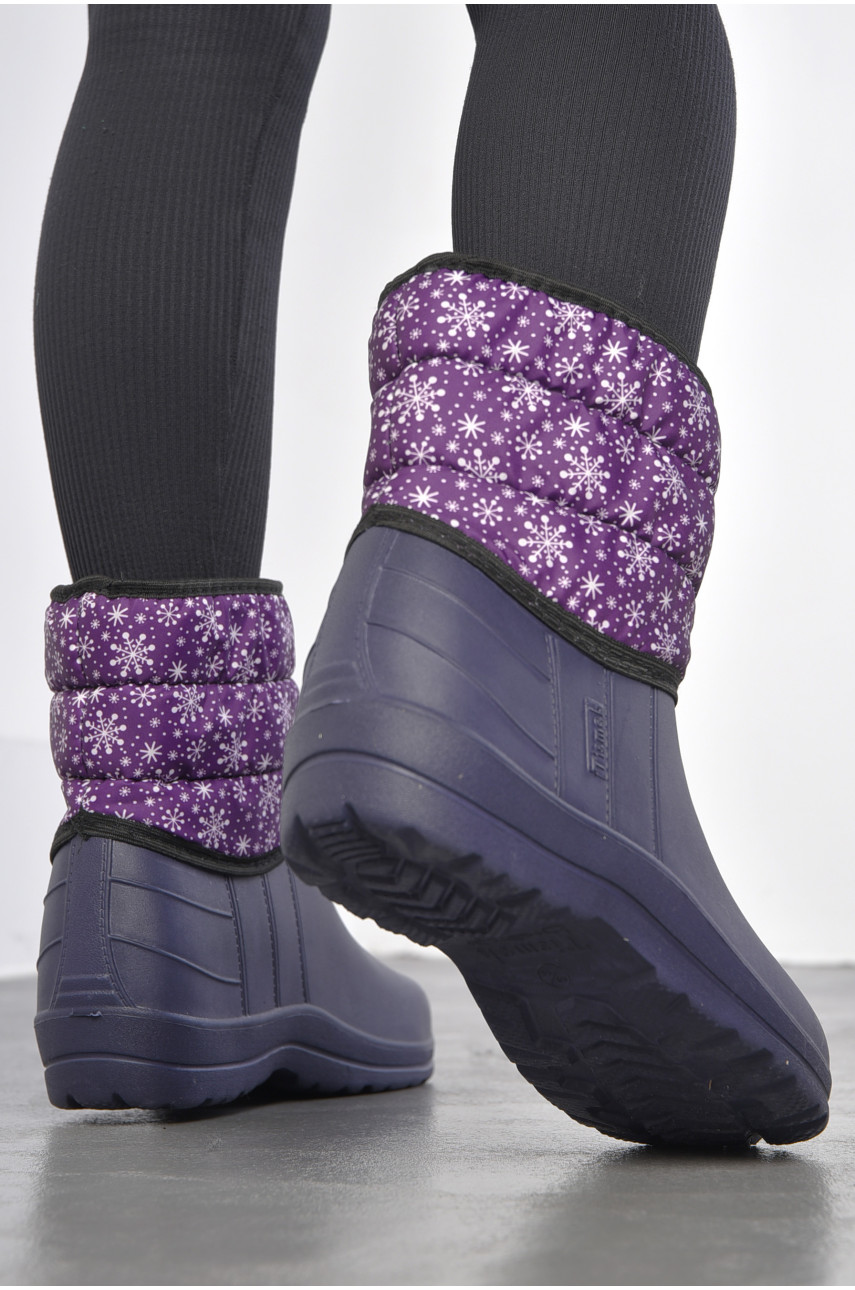 Дутики женские на меху фиолетового цвета со снежинками 186059