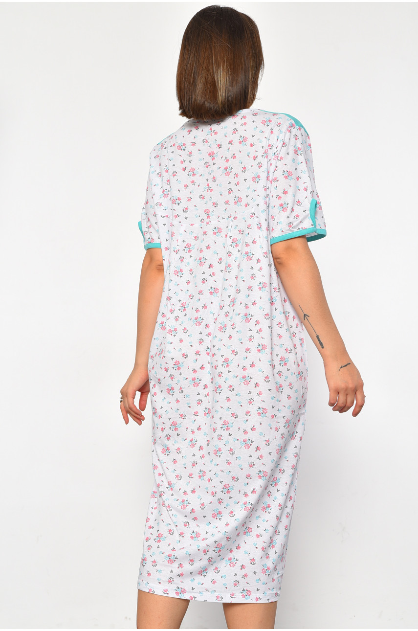 Ночнушка женская полубатальная белого цвета с цветочным принтом 257 187007