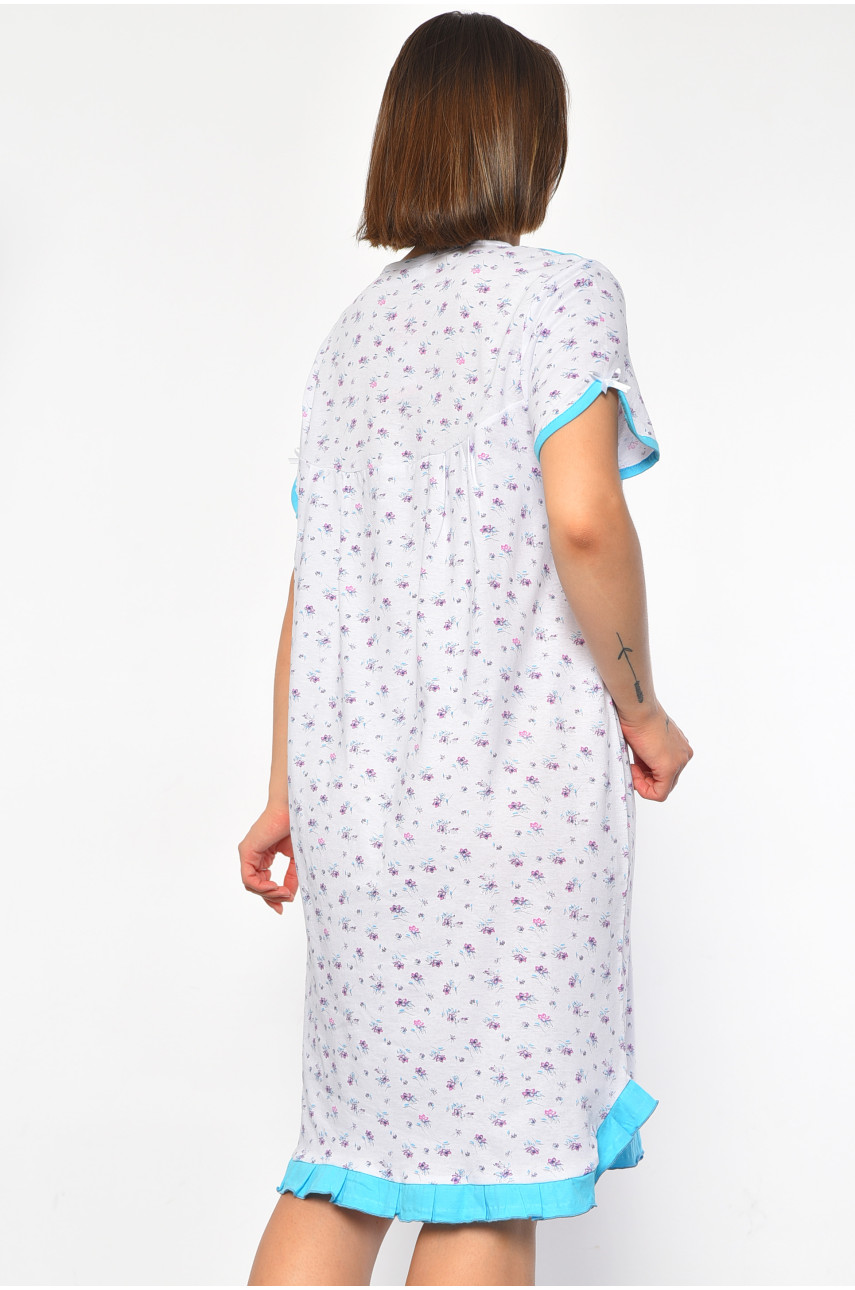 Нічна сорочка напівбатальна жіноча білого  кольору з квітковим принтом 131 187017