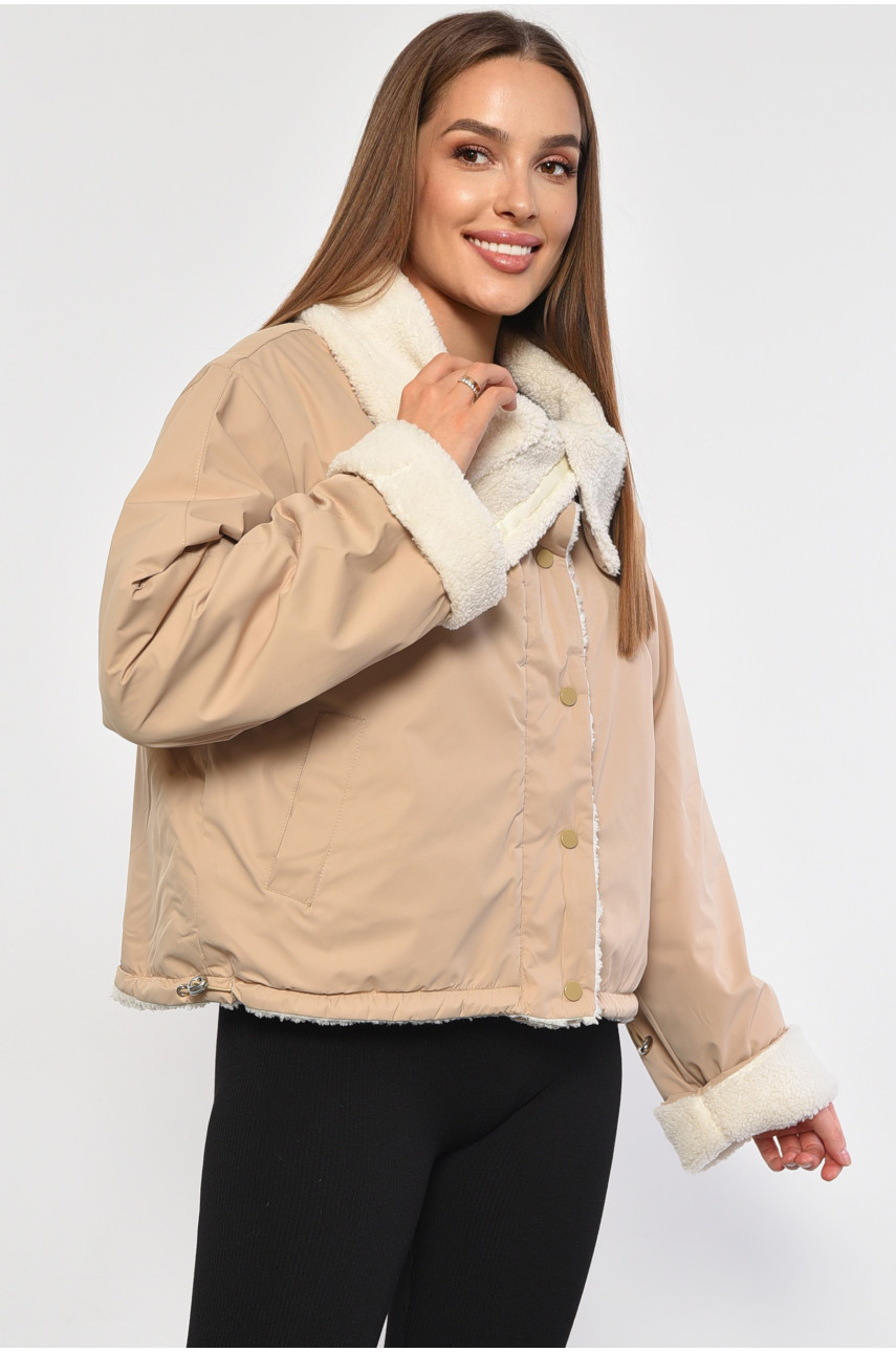 Куртка жіноча демісезонна двостороння на штучному хутрі темно-бежевого кольору 8207 187053 Куртка жіноча демісезонна двостороння на штучному хутрі темно-бежевого кольору 8207 187053