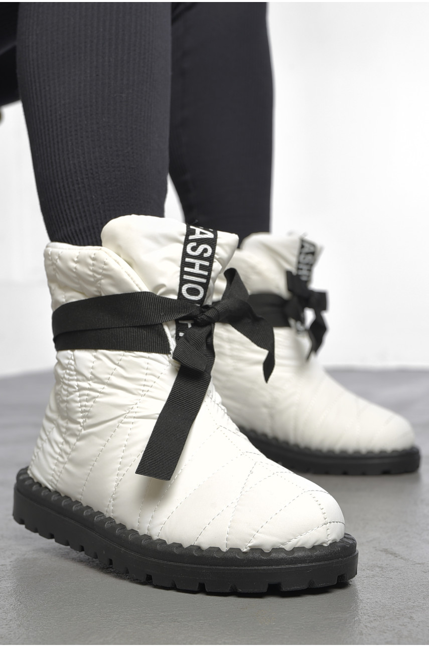 Дутики жіночі на хутрі білого кольору 18-2 187172