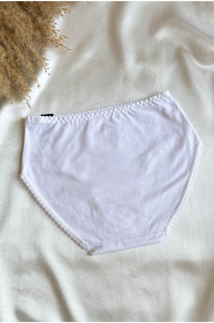 Трусы женские полубатальные белого цвета с рисунком 70018 188516