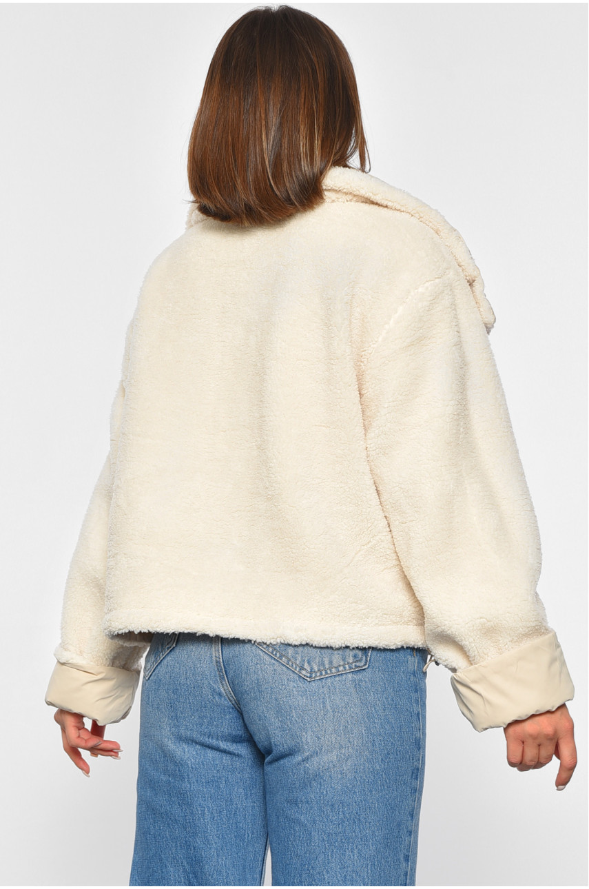 Куртка жіноча демісезонна двостороння на штучному хутрі світло-бежевого кольору 8207 189052 Куртка жіноча демісезонна двостороння на штучному хутрі світло-бежевого кольору 8207 189052