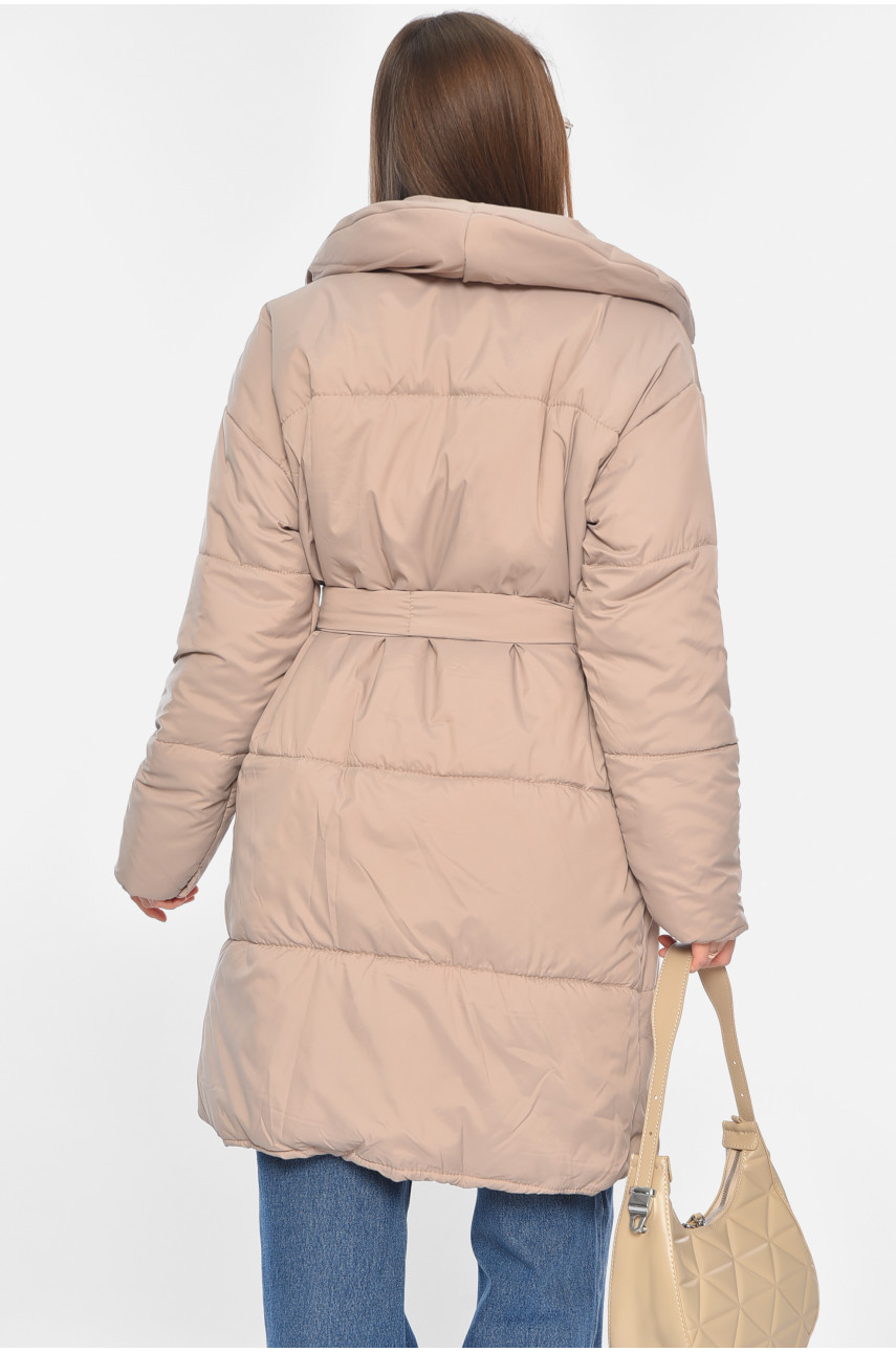 Куртка жіноча демісезонна з поясом бежевого кольору 388 189053