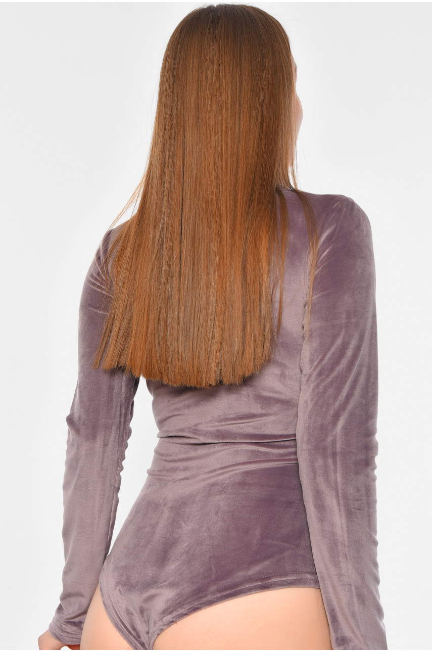 Боді жіноче велюрове однотонне бузкового кольору 1399 189396 Боді жіноче велюрове однотонне бузкового кольору 1399 189396