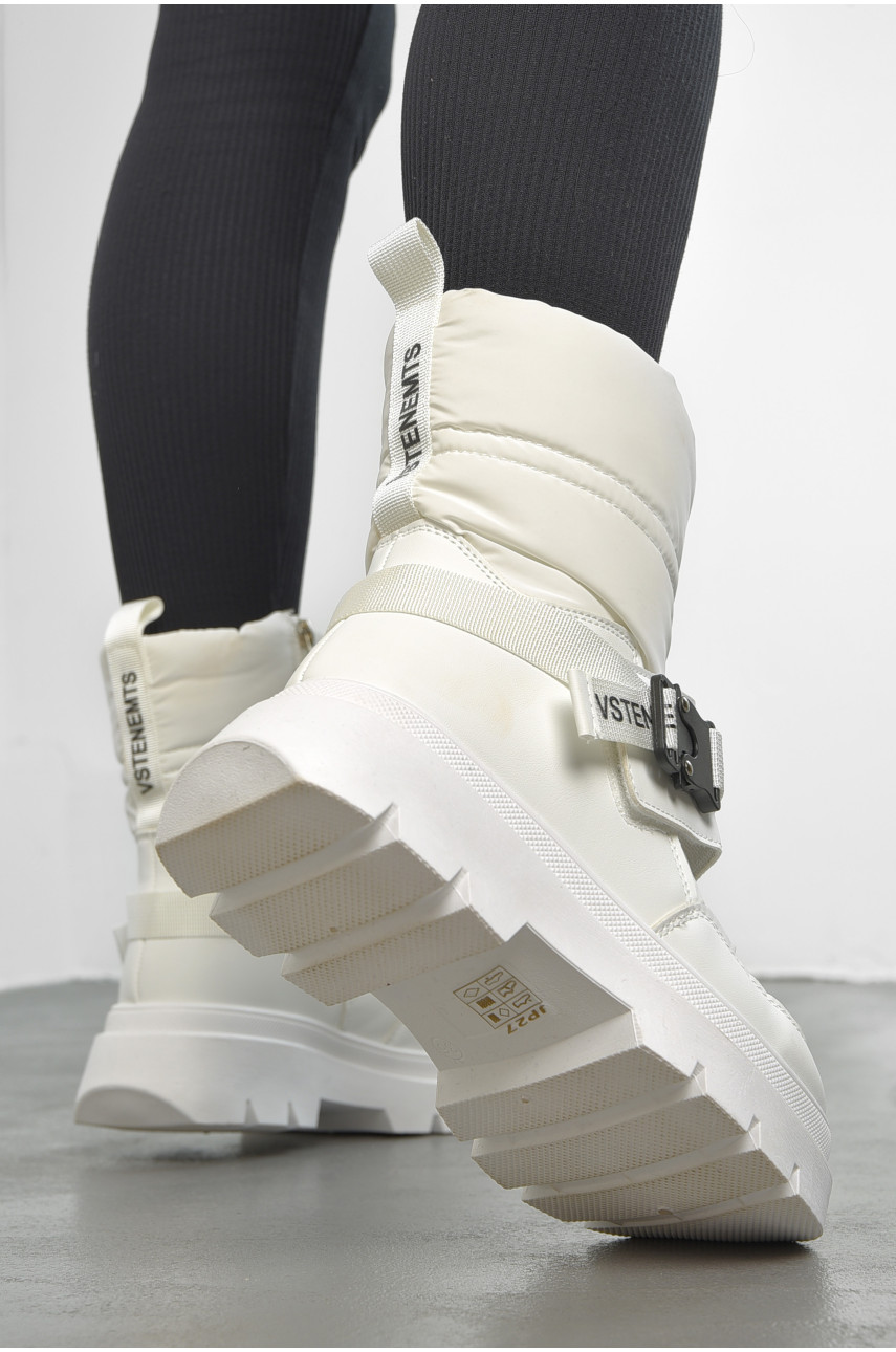 Полусапоги женские на меху белого цвета 27 189811