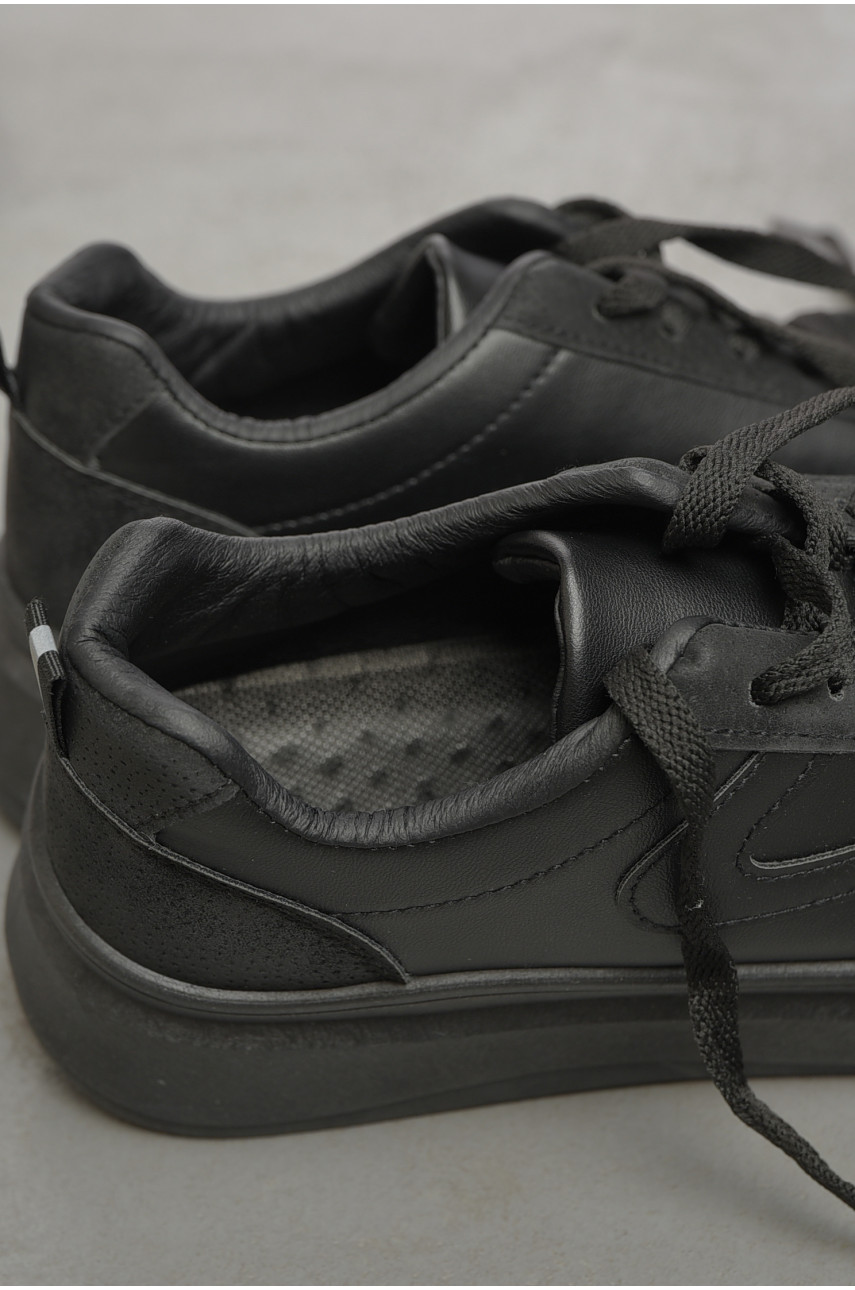 Кросівки жіночі чорного кольору на шнурівці 188-237 190284