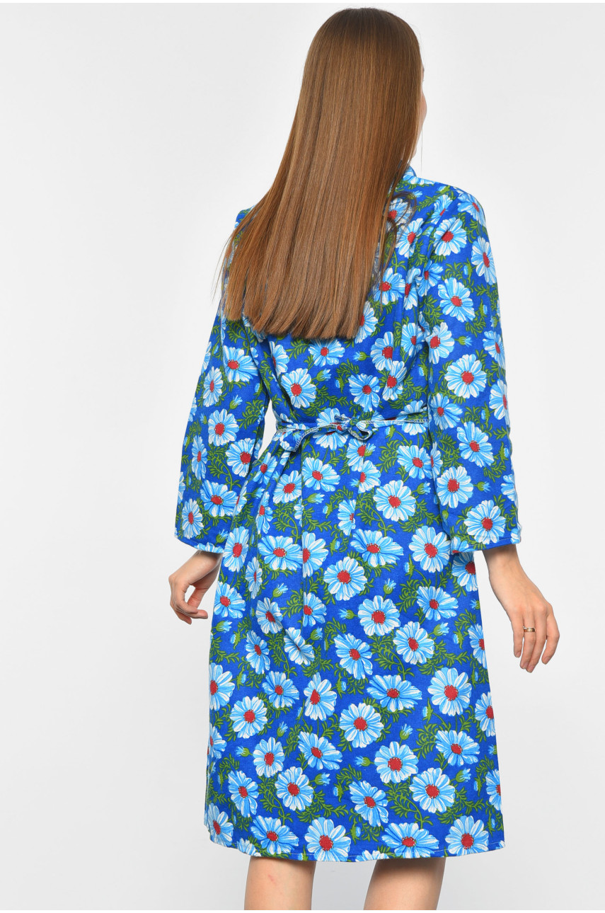 Халат женский байковый батальный синего цвета с цветочным принтом 190286