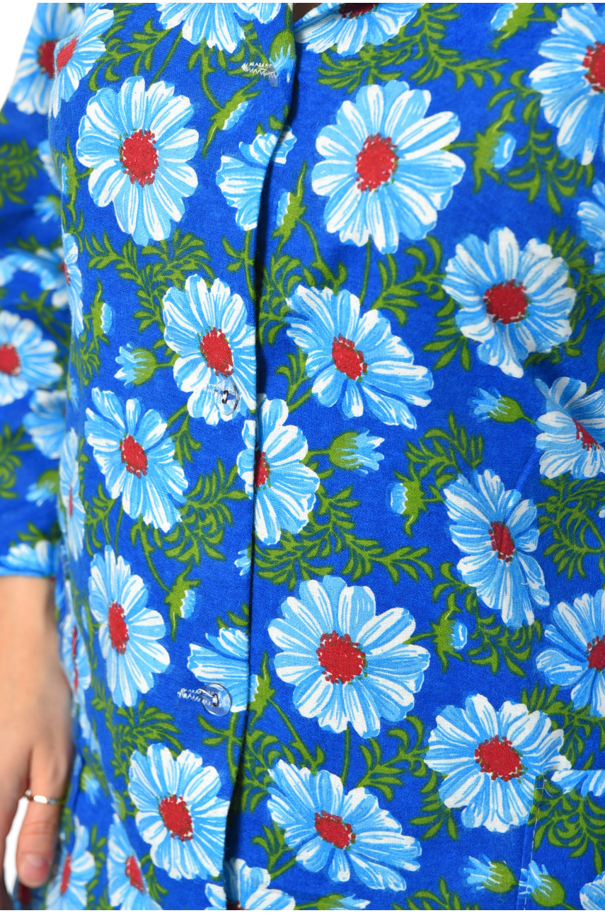 Халат женский байковый батальный синего цвета с цветочным принтом 190286