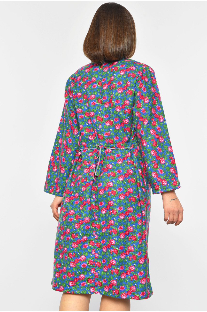 Халат женский байковый батальный синего цвета с цветочным принтом 190287