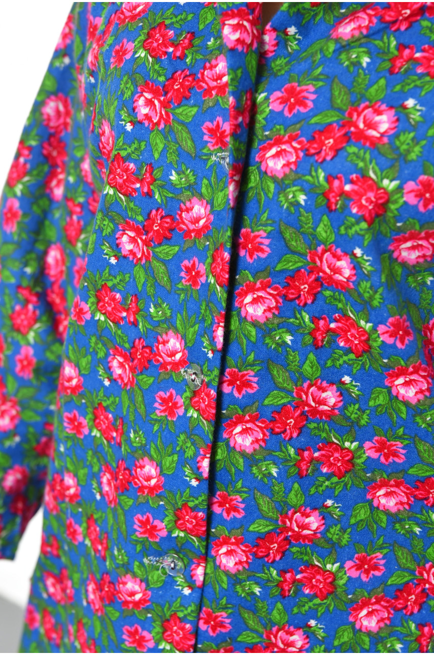 Халат женский байковый батальный синего цвета с цветочным принтом 190287