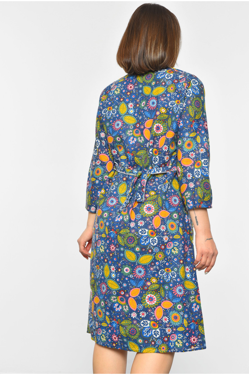 Халат женский байковый батальный синего цвета с цветочным принтом 190288 Халат женский байковый батальный синего цвета с цветочным принтом 190288