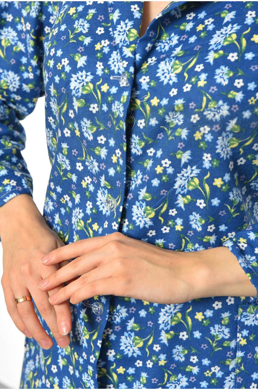 Халат женский байковый батальный синего цвета с цветочным принтом 190289