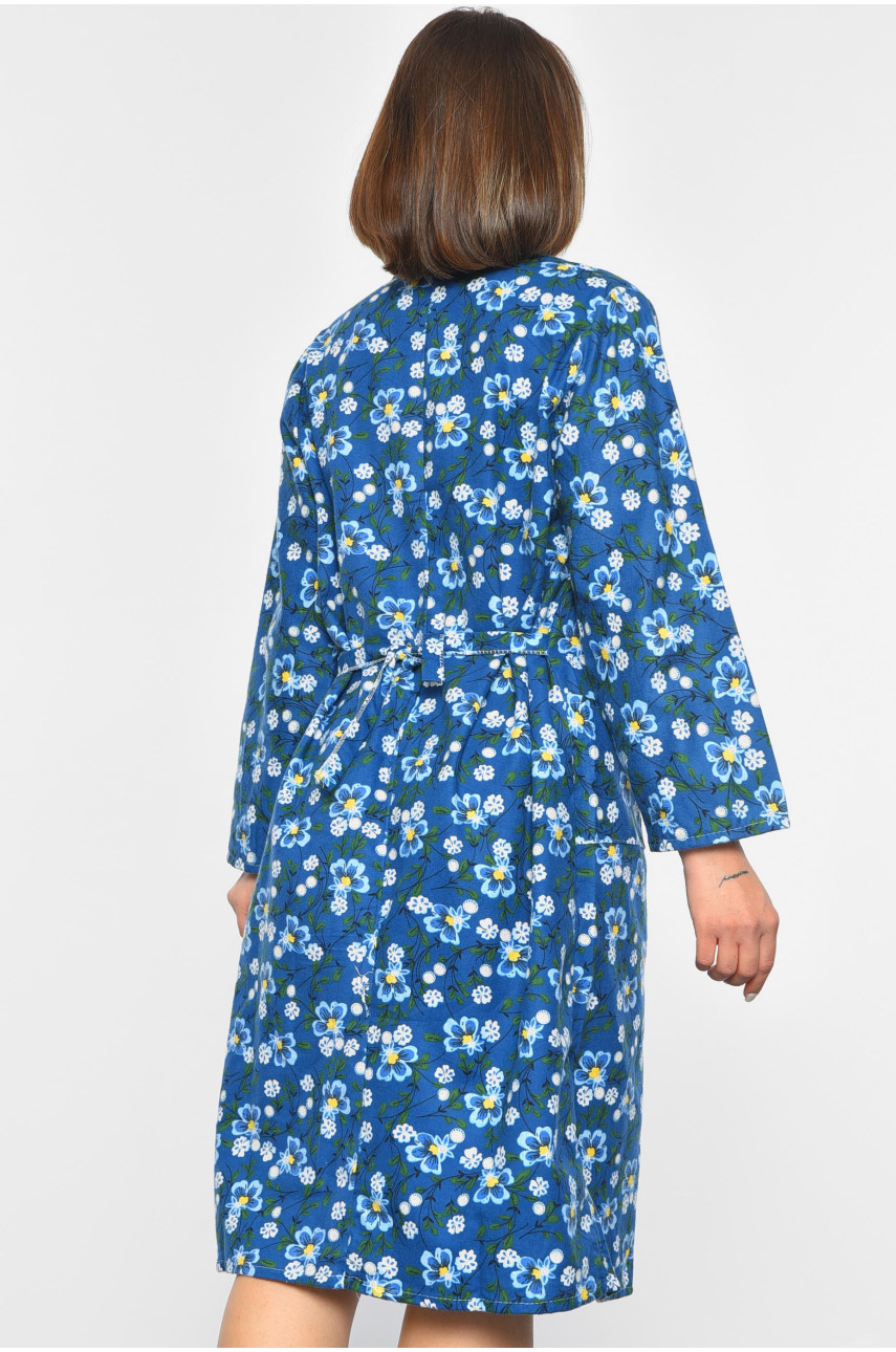 Халат женский байковый батальный синего цвета с цветочным принтом 190291