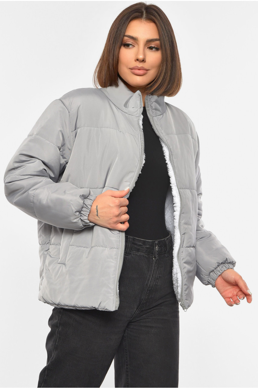 Куртка жіноча демісезонна на хутрі світло-сірого кольору 482 190540