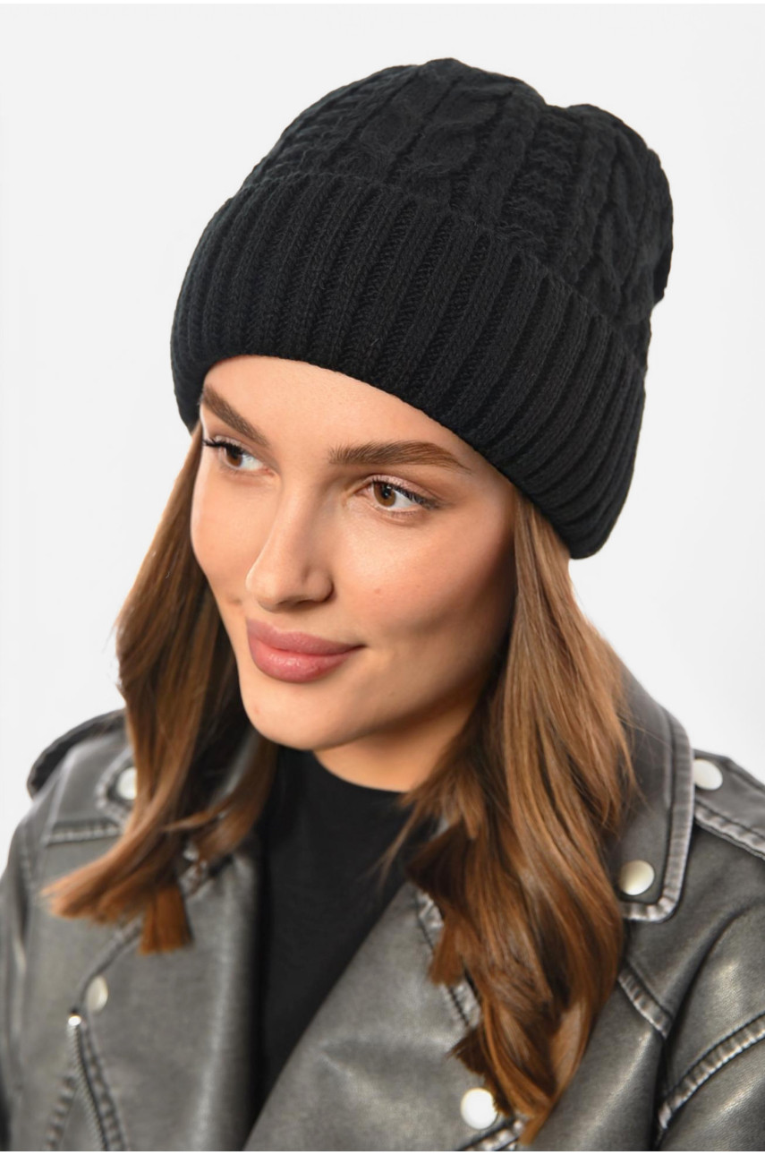 Шапка жіноча зимова на флісі однотонна чорного кольору 192013 Шапка жіноча зимова на флісі однотонна чорного кольору 192013