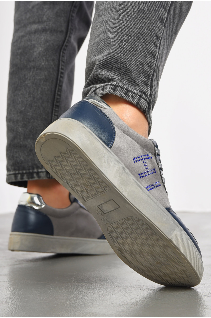 Кроссовки женские серого цвета с синими вставками на шнуровке 1849574 192498 Кроссовки женские серого цвета с синими вставками на шнуровке 1849574 192498