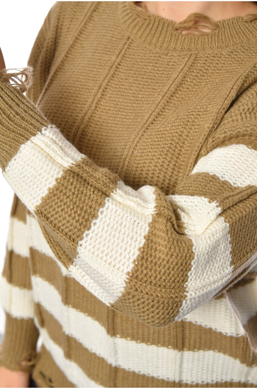 Светр жіночий напівбатальний бежевого кольору 111 192565