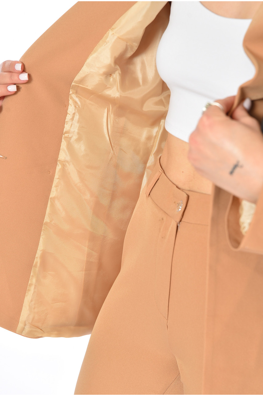 Костюм женский полубатальный однотонный бежевого цвета 192606