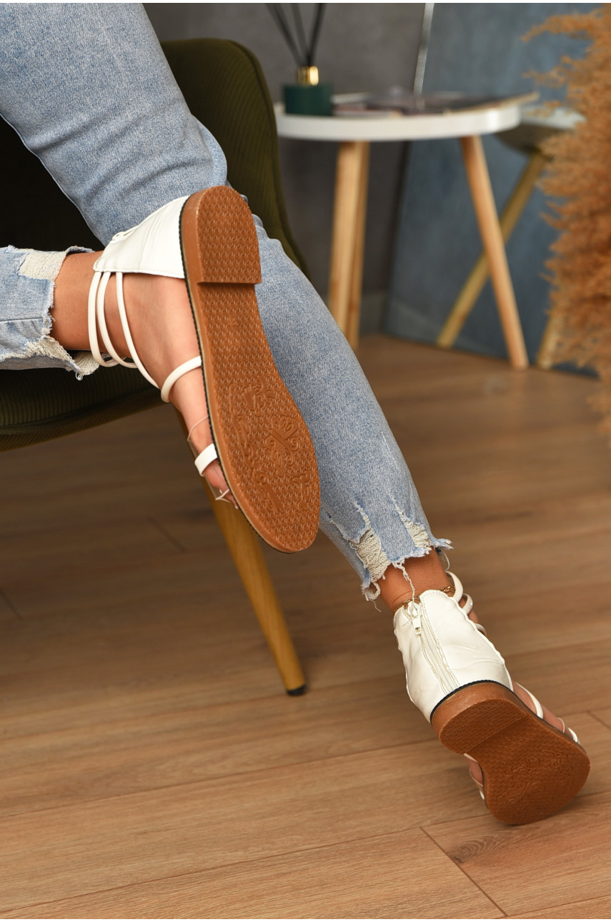 Босоніжки жіночі білого кольору 1961781 192858