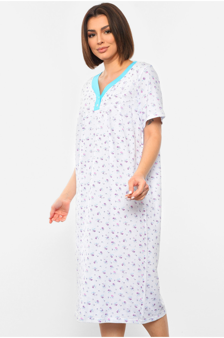 Ночная рубашка женская полубатальная белого цвета с цветочным принтом 140-24 192979 Ночная рубашка женская полубатальная белого цвета с цветочным принтом 140-24 192979