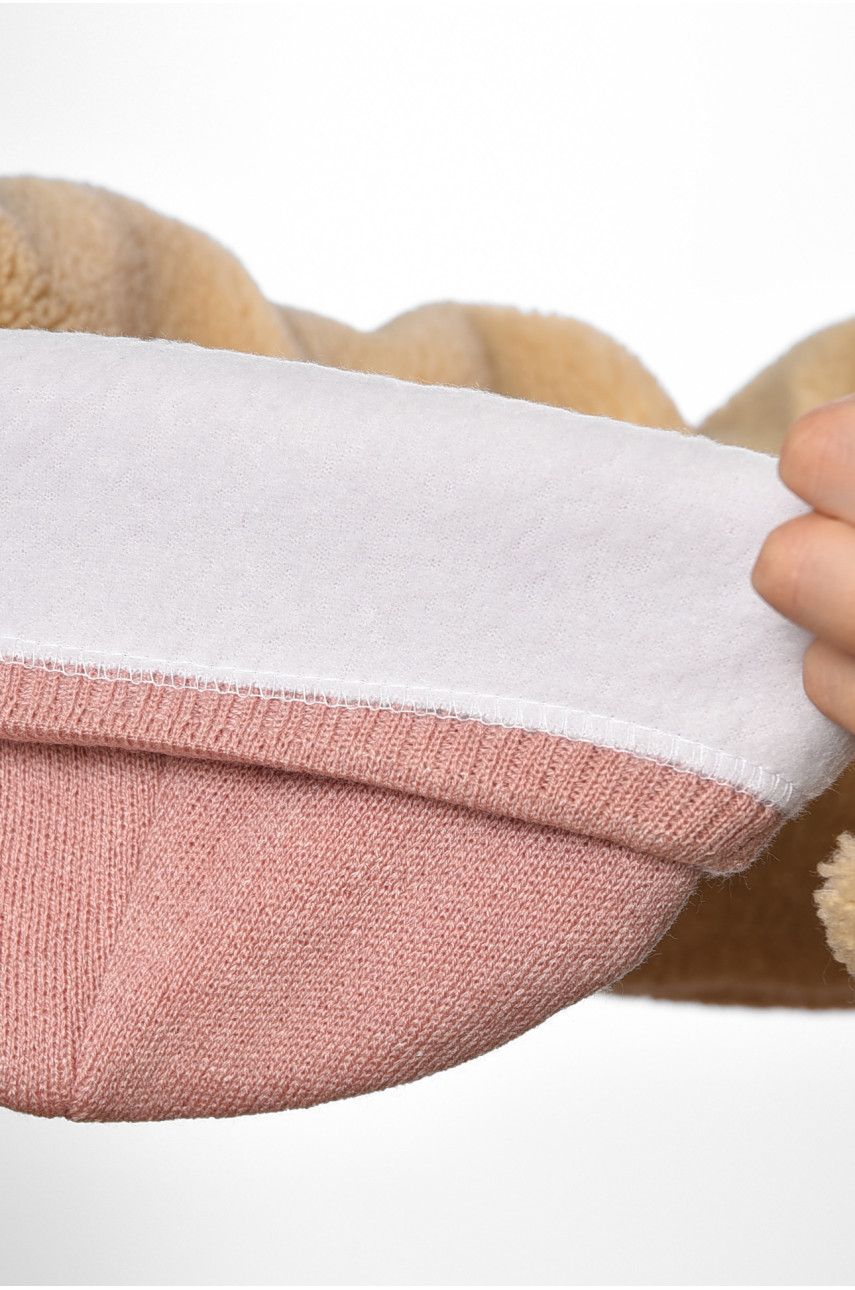 Шапка зимняя подростковая с нашивкой розового цвета 193218