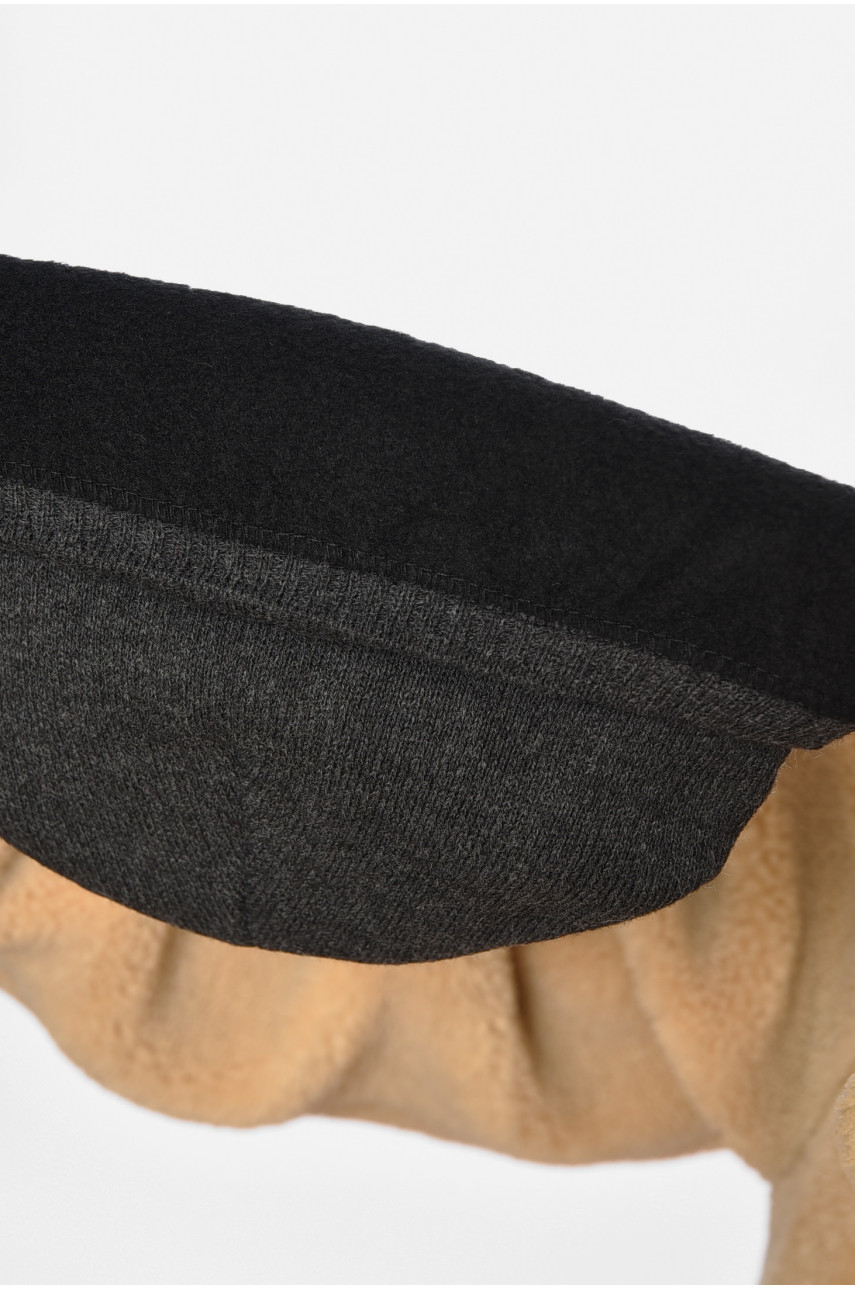 Шапка зимняя подростковая с нашивкой темно-серого цвета 193230