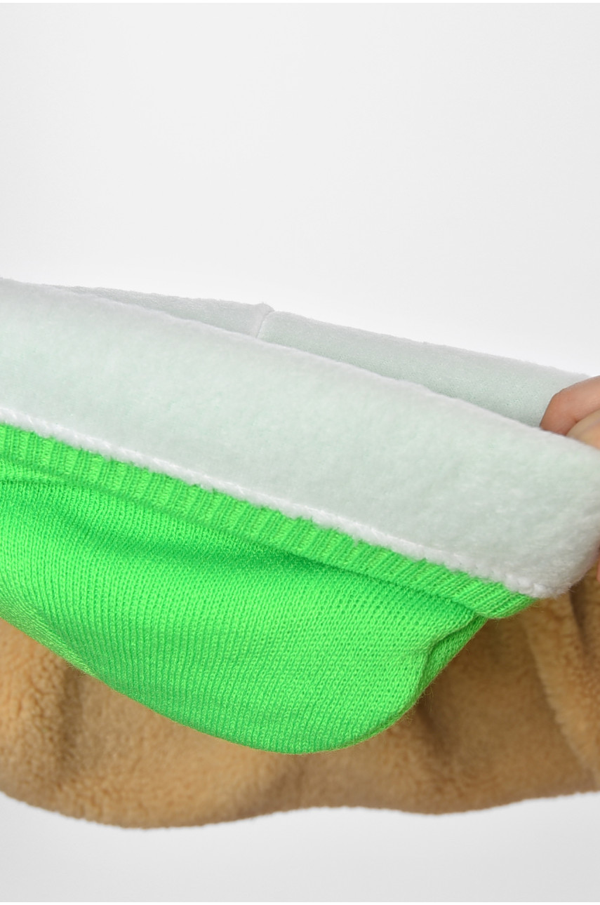 Шапка зимова підліткова з нашивкою салатового кольору 193237