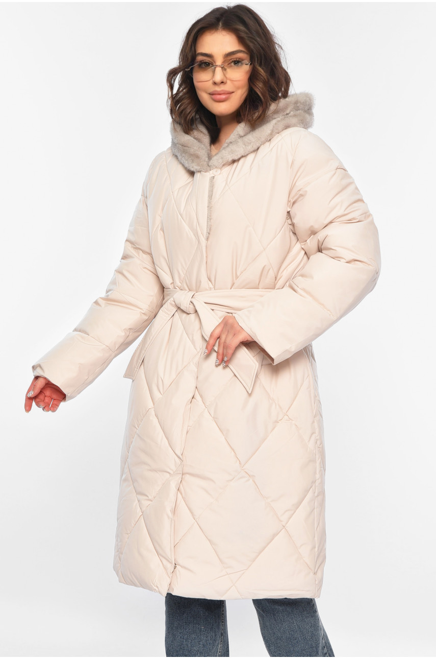 Куртка жіноча подовжена єврозима на штучному хутрі бежевого кольору 8073 193376