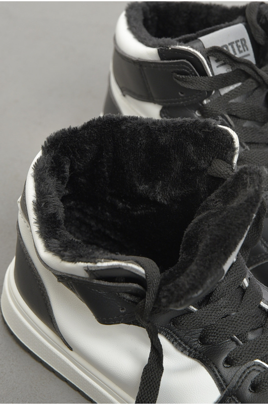 Кросівки жіночі чорно-білого кольору на флісі а333 193404