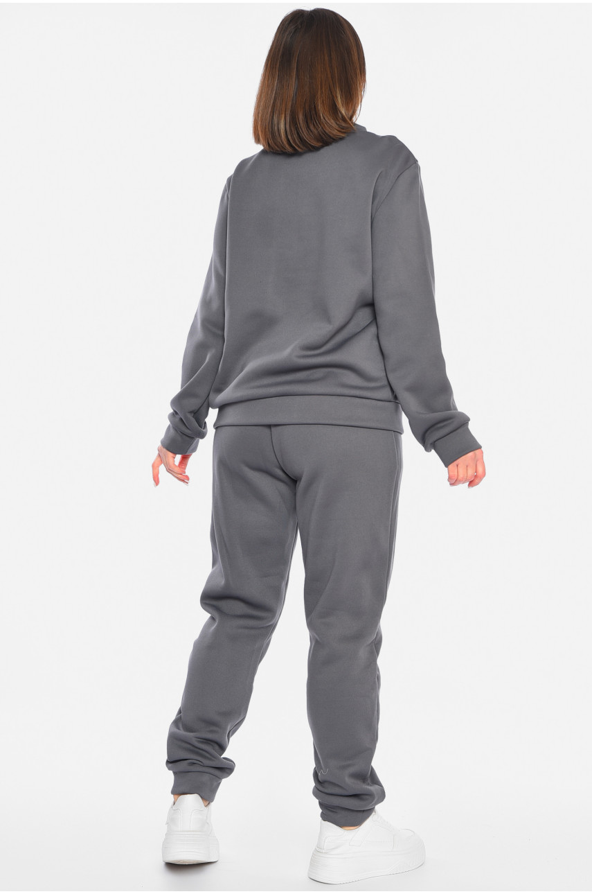 Спортивний костюм жіночий напівбатальний на флісі сірого кольору 481 193483 Спортивний костюм жіночий напівбатальний на флісі сірого кольору 481 193483