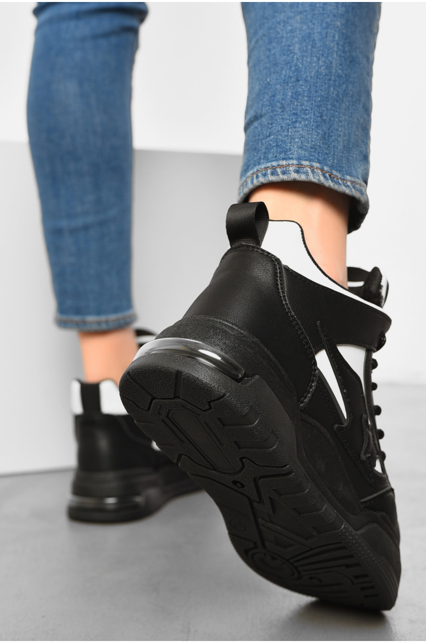 Кросівки жіночі зимові чорно-білого кольору на шнурівці 106-2 193846